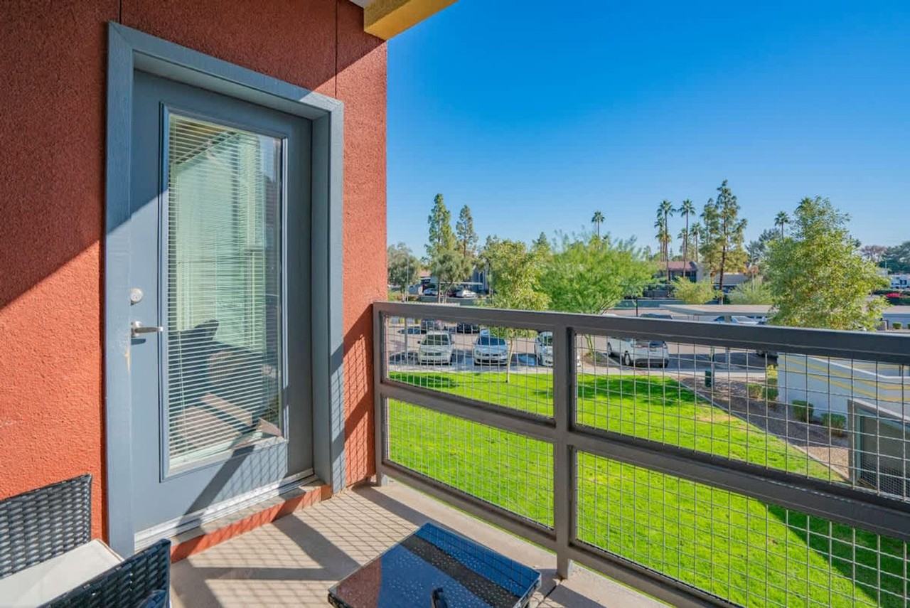 1890 South Country Club Way - Photo 5 of 35