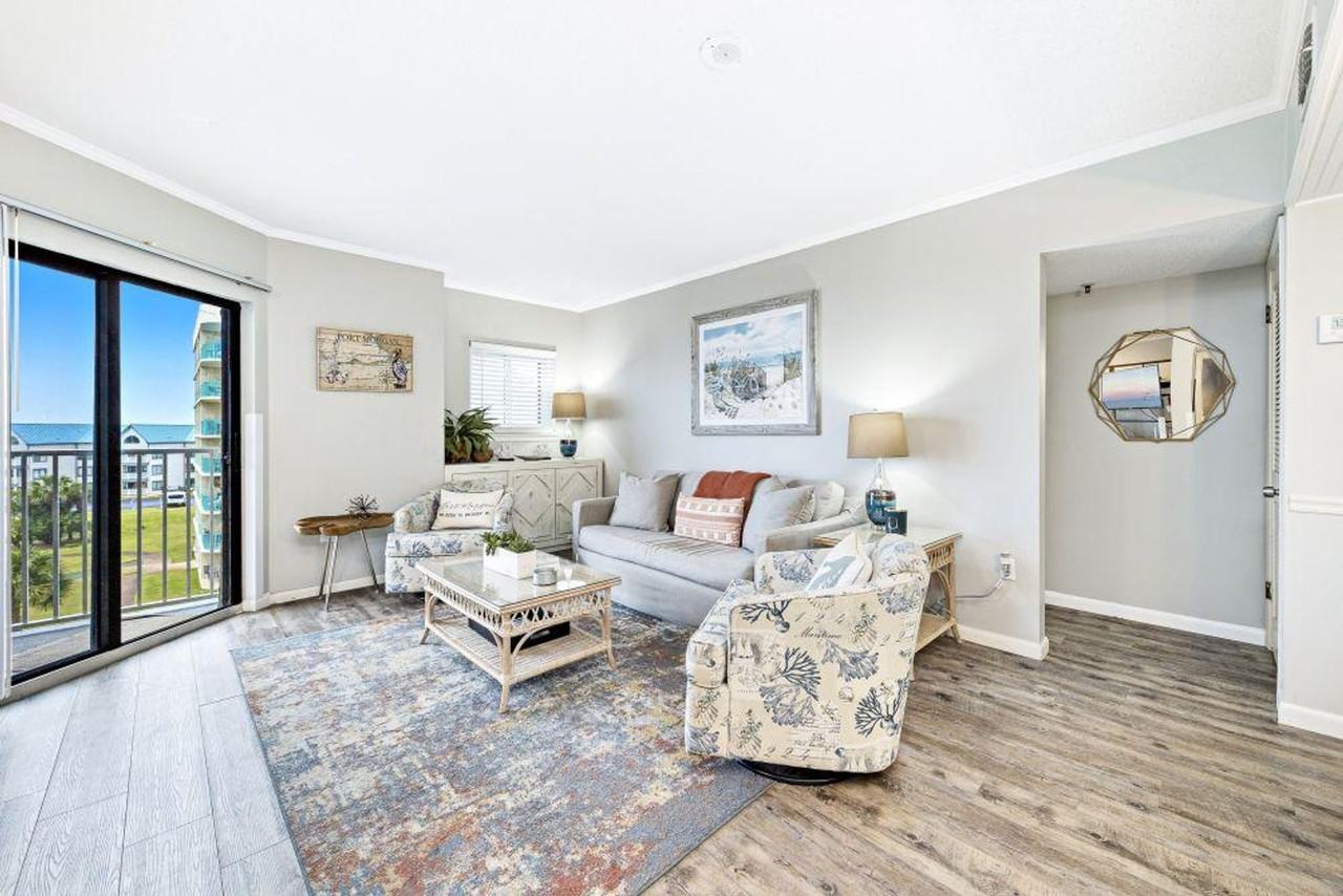 375 Plantation Rd #1266061P - Photo 2 of 23