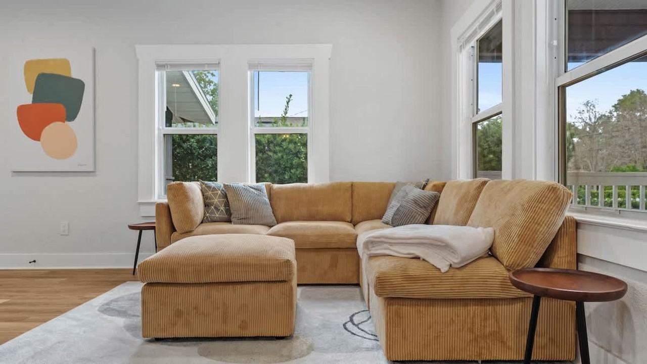 1007 East Comanche Avenue - Photo 2 of 55