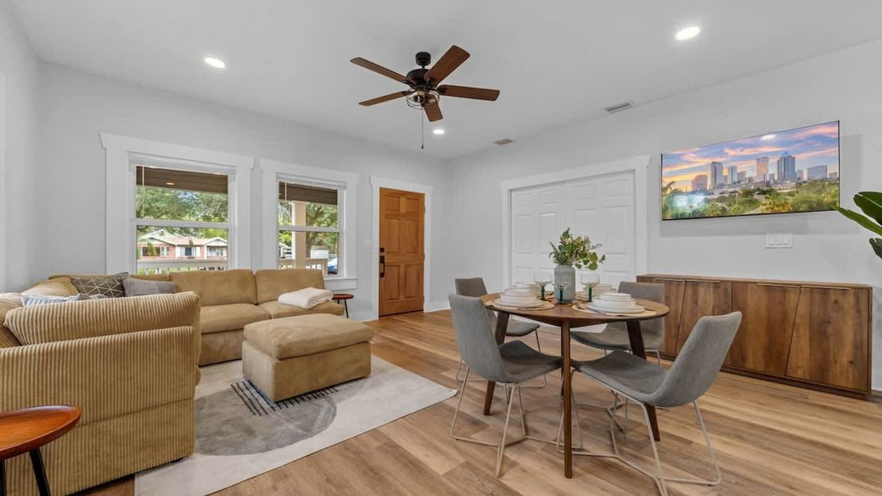 1007 East Comanche Avenue - Photo 3 of 55