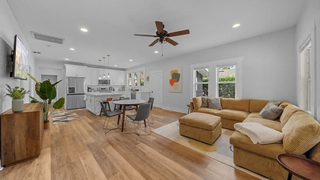 1007 East Comanche Avenue - Photo 4 of 55