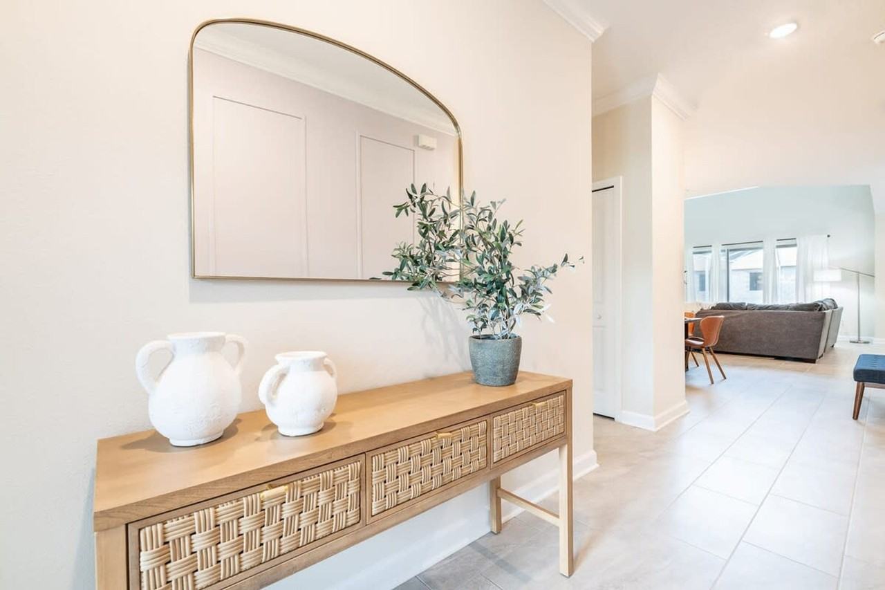 1093 Leader St #1280795P - Photo 2 of 38