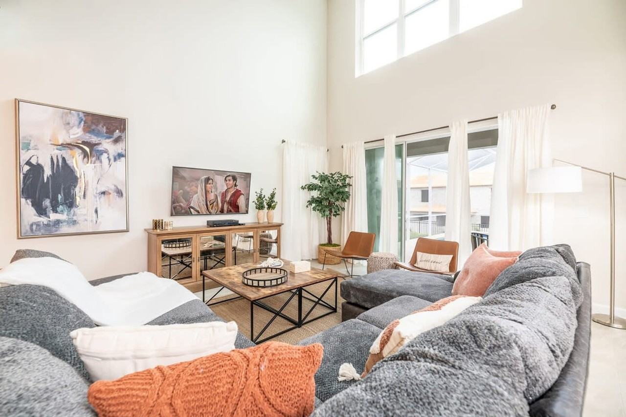 1093 Leader St #1280795P - Photo 3 of 38