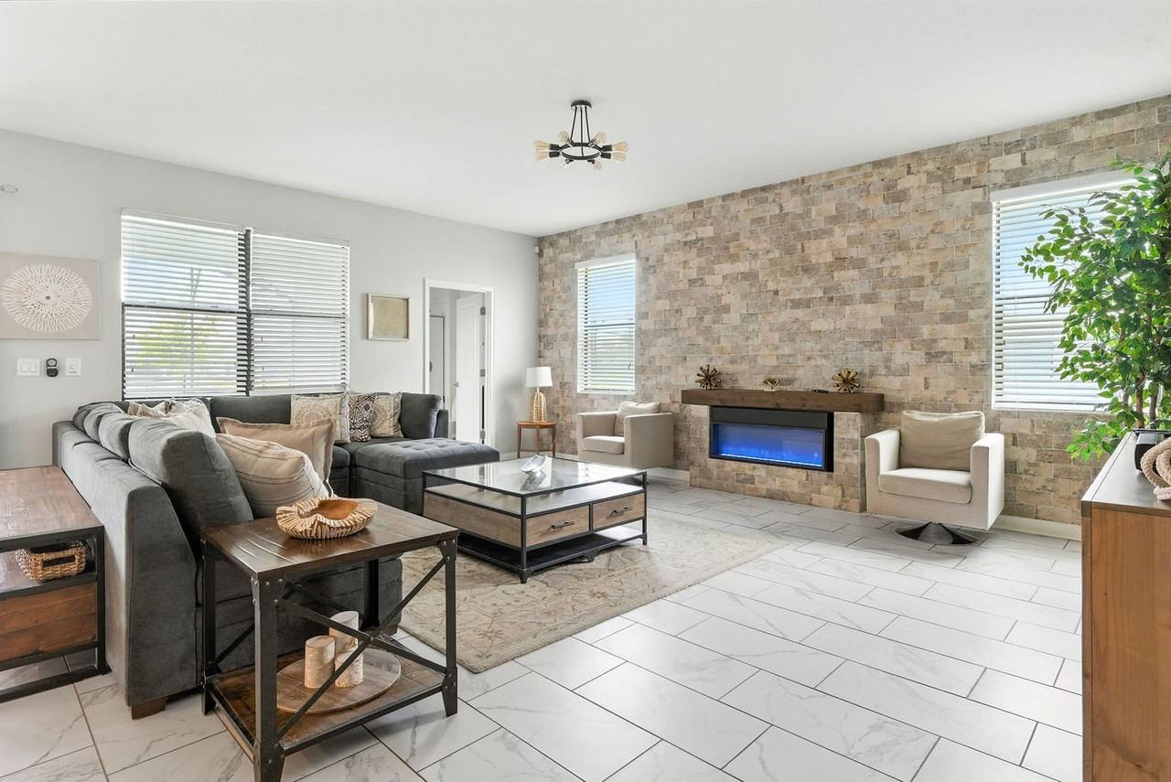 2945 Fable St #1280910P - Photo 4 of 50