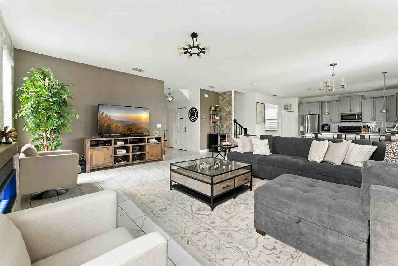 2945 Fable St #1280910P - Photo 6 of 50