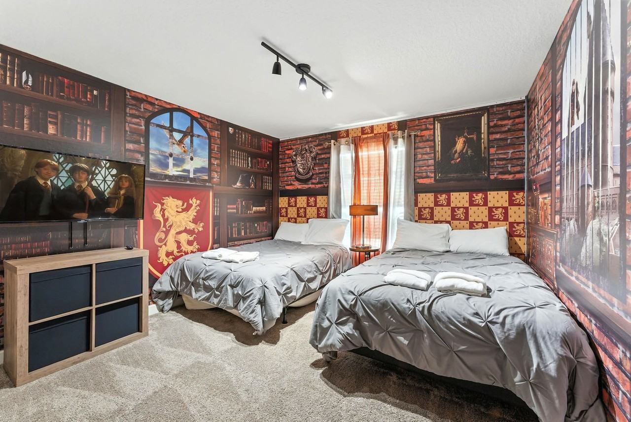 4977 Windermere Ave #1280962P - Photo 4 of 48