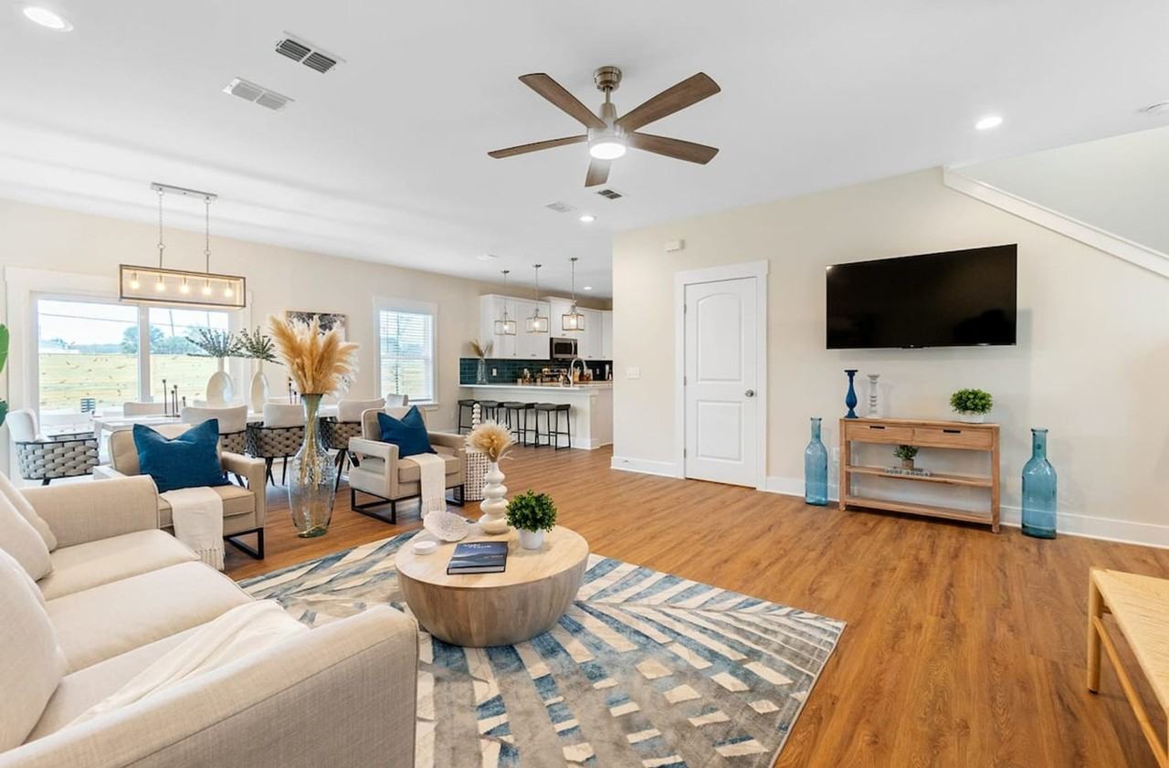 6824 A1a S #1281930P - Photo 2 of 42