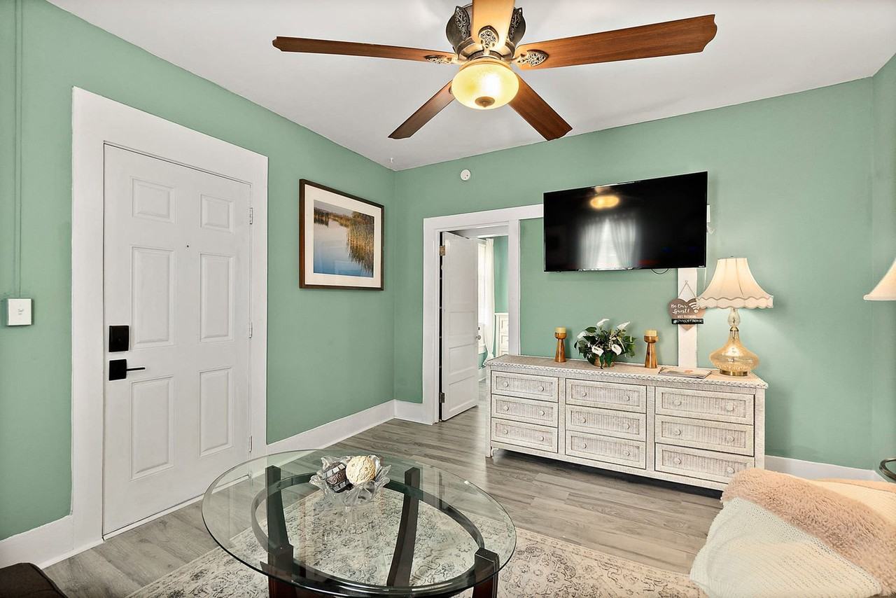 6 Rohde Avenue - Photo 4 of 61