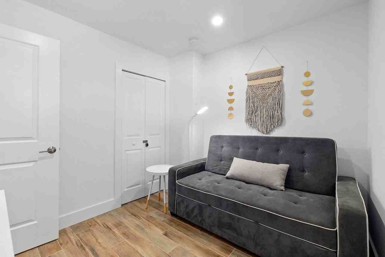 106 11th Street - Photo 4 of 57