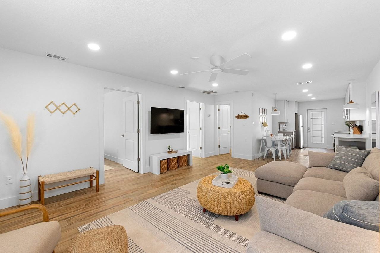 106 11th Street - Photo 7 of 57