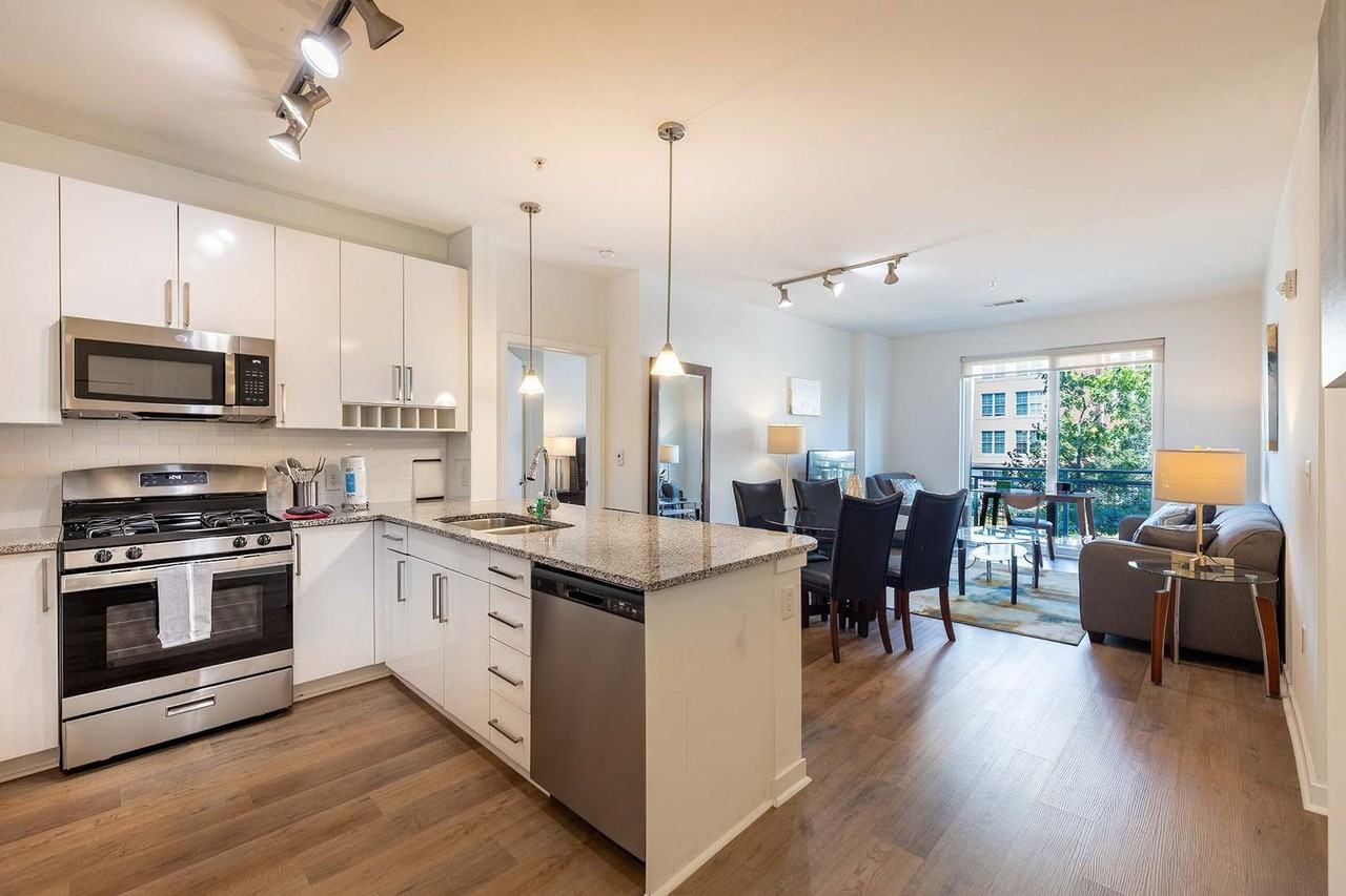 75 Tresser Blvd #1282211P - Photo 3 of 18