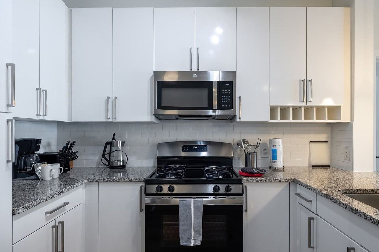 75 Tresser Blvd #1282211P - Photo 4 of 18