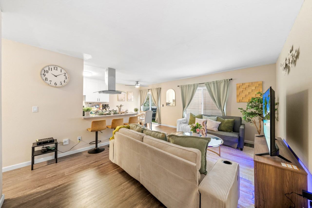 9504 Carroll Canyon Rd #1283111P - Photo 3 of 28