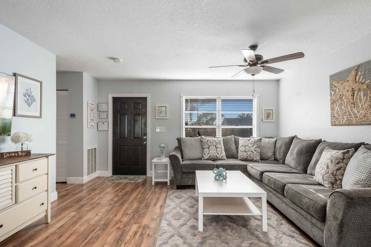 1901 72nd St W #1284300P - Photo 2 of 50