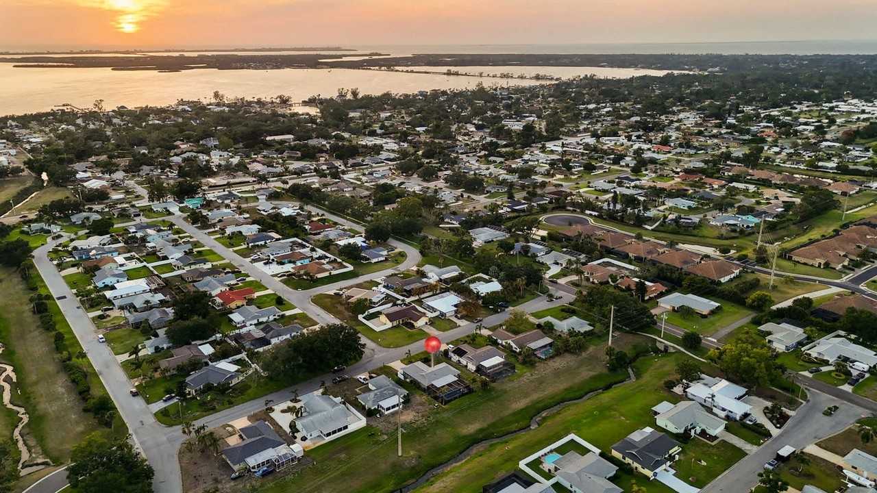 1901 72nd St W #1284300P - Photo 7 of 50