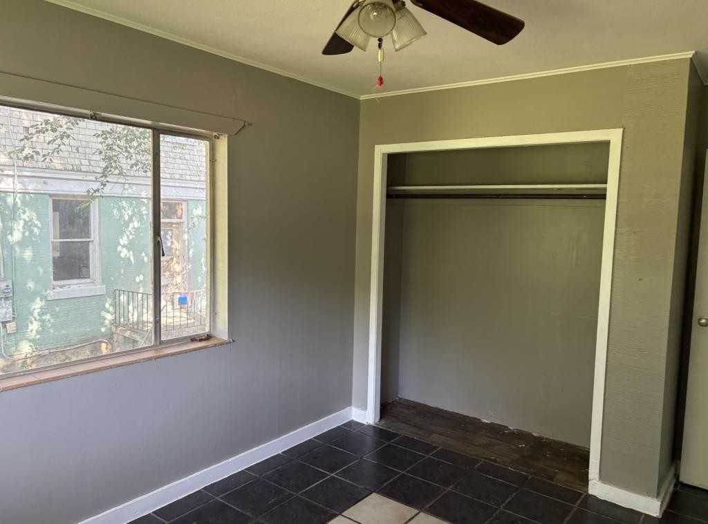 107 East 9th Street - Photo 5 of 10