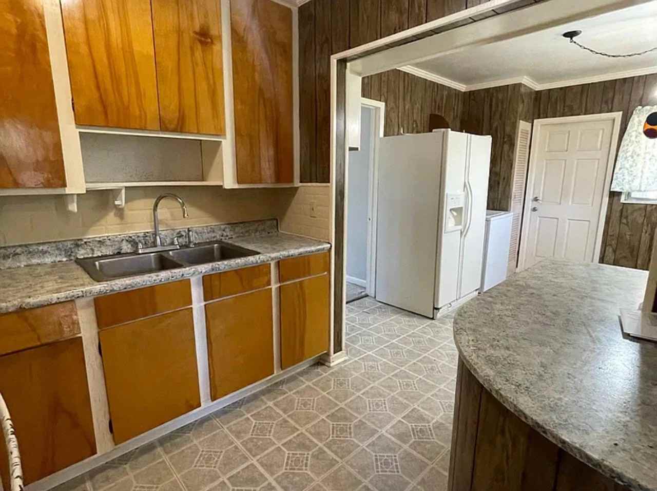 2110 Brackland St - Photo 7 of 12