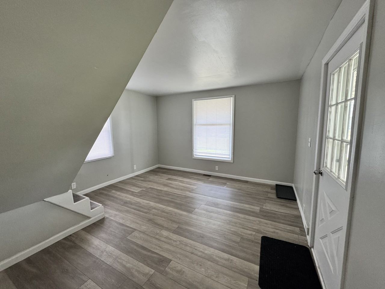 820 S Market St #1 - Photo 3 of 6