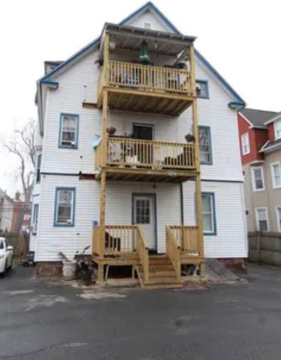 6264 Rowe Ave - Photo 2 of 4