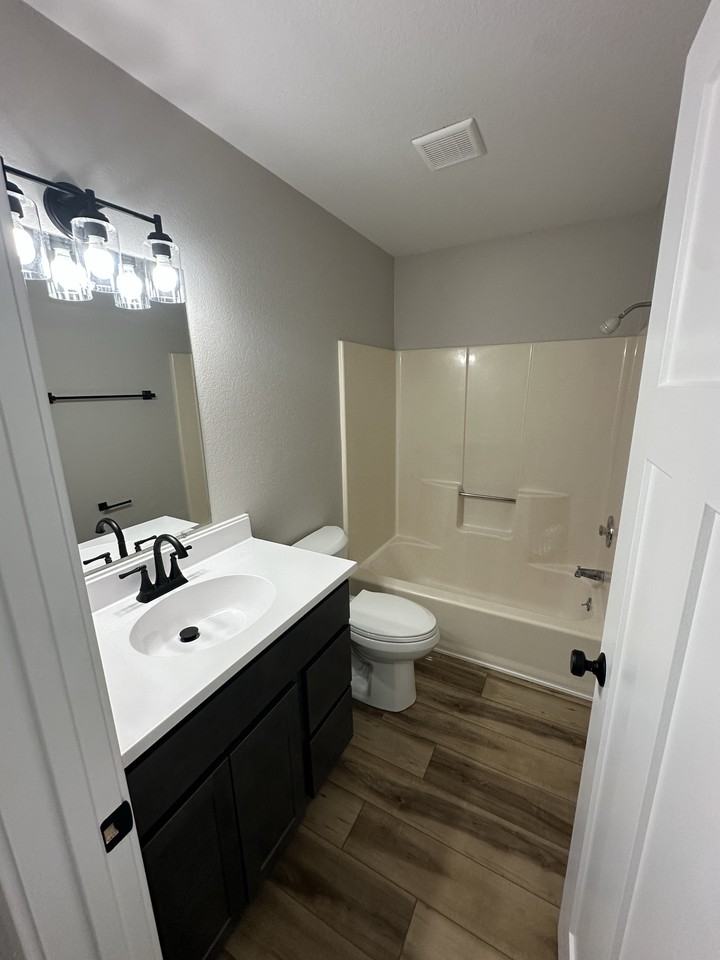 4350 Norman Dr Se #4350-202 - Photo 2 of 5