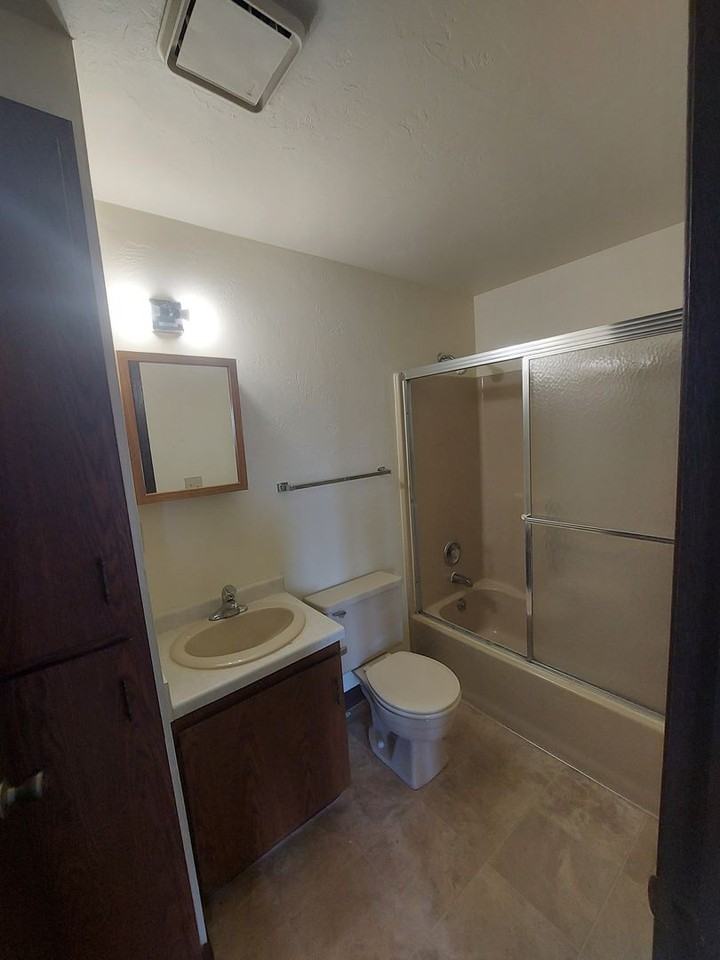 Windsor Heights - Photo 4 of 50