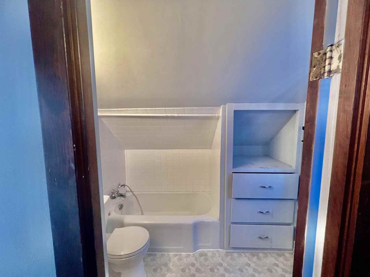 1822A Superior Ave - Photo 2 of 10