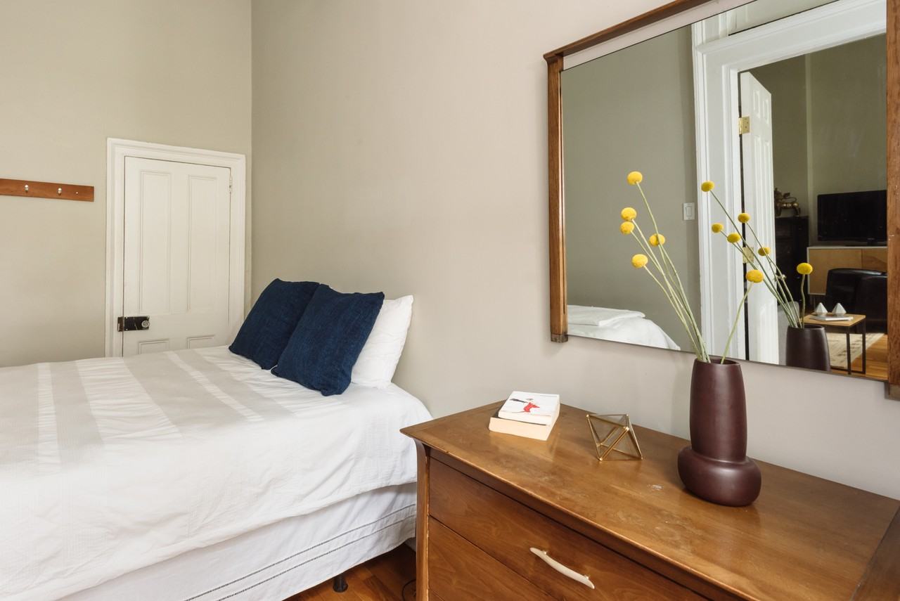 University Pl & E 9th St #3F - Photo 2 of 4