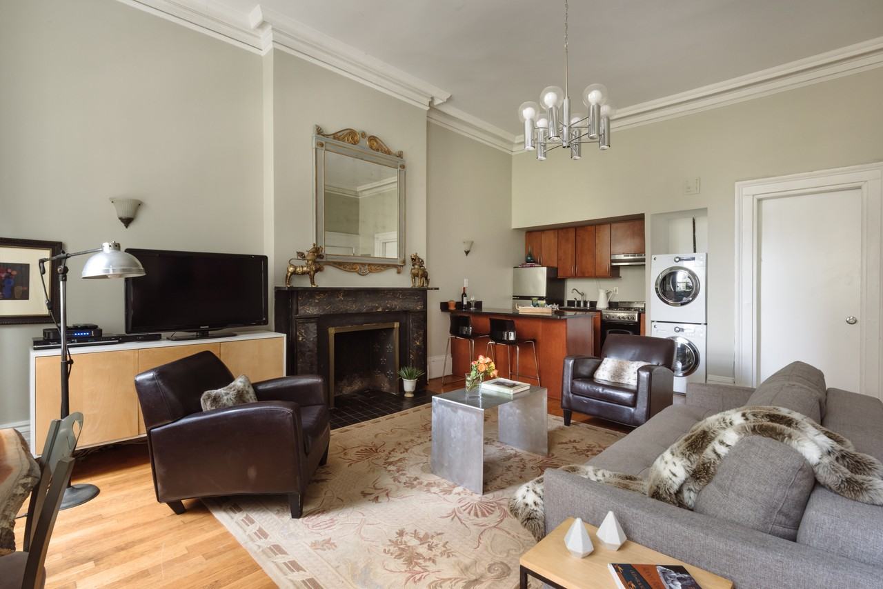 University Pl & E 9th St #3F - Photo 3 of 4