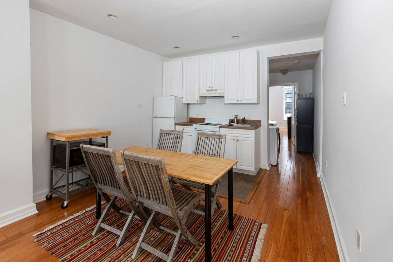 118 E 57th St #4 - Photo 2 of 6