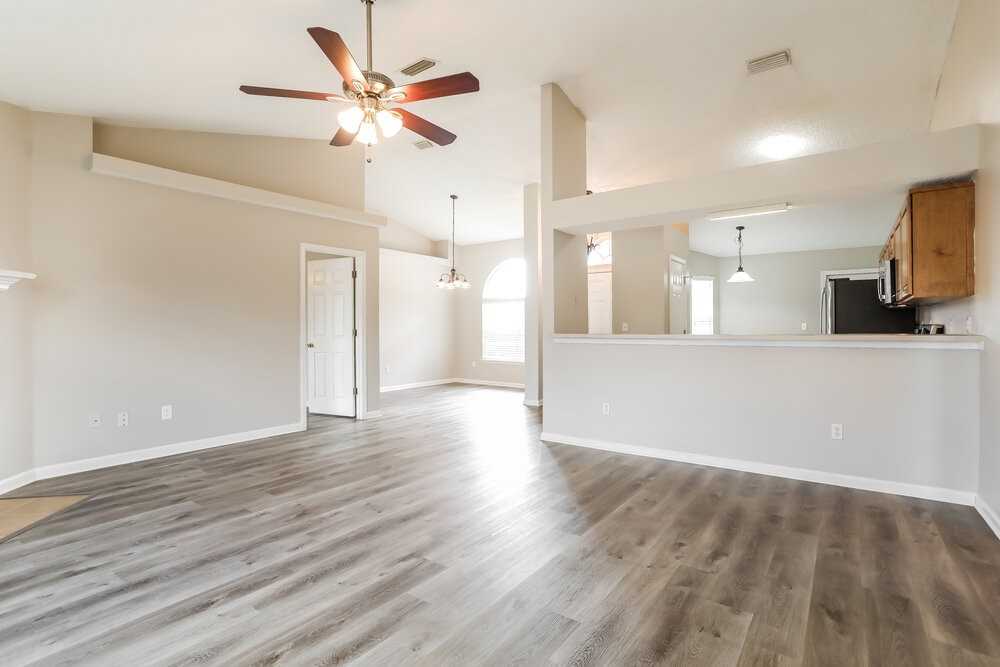 1186 Summer Springs Dr - Photo 5 of 16