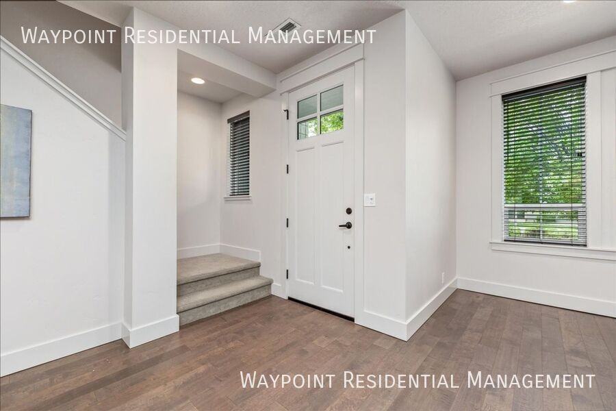 3782 E Parkcenter Blvd - Photo 3 of 50