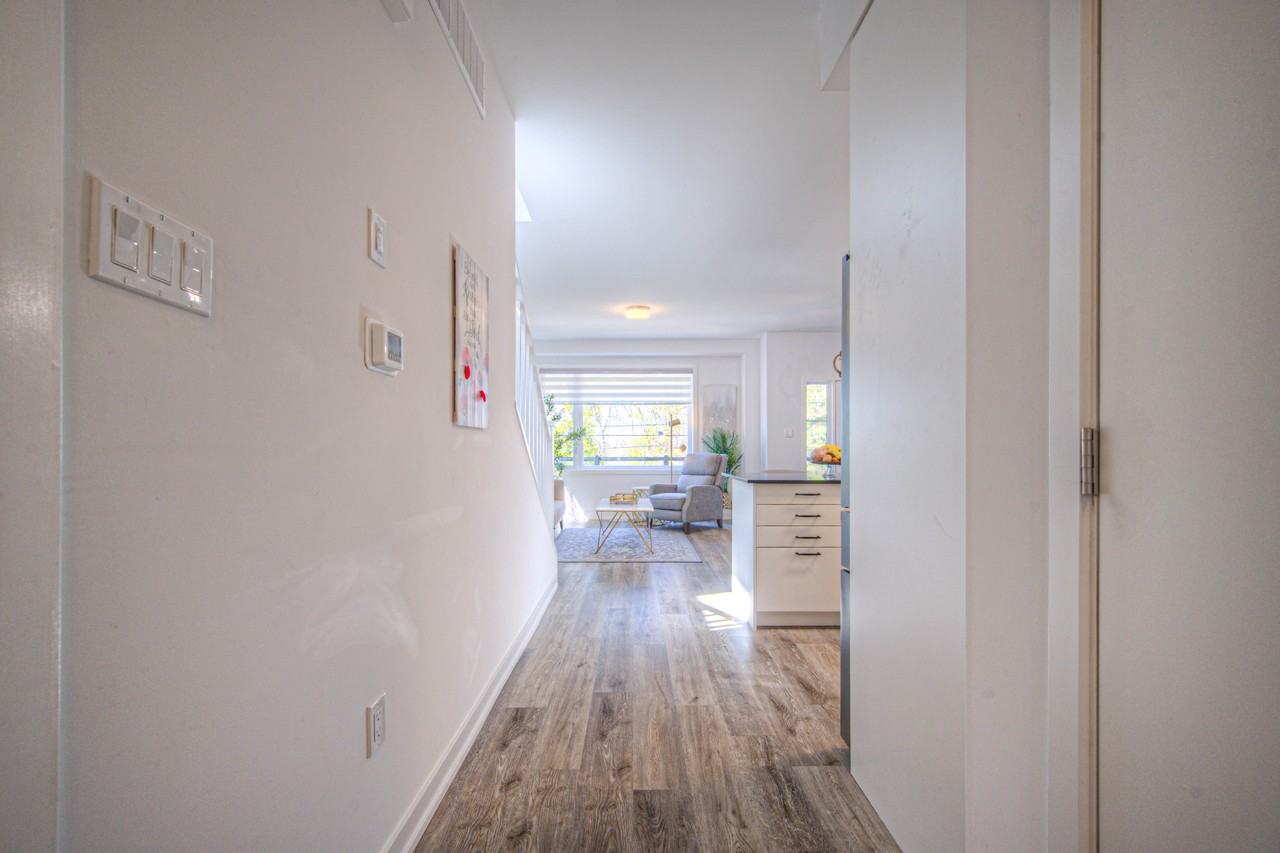 350 River Road #17 - Photo 3 of 20