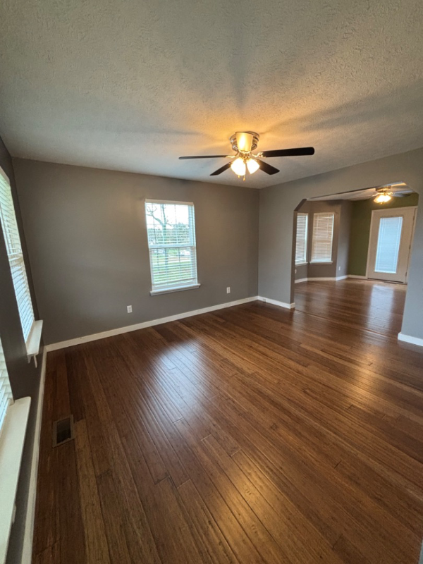 520 Ritchie Dr - Photo 2 of 15