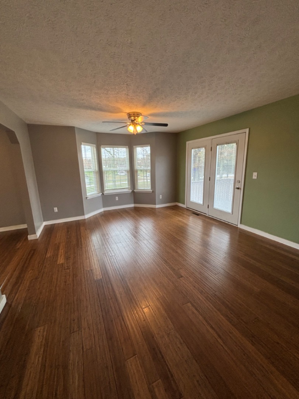 520 Ritchie Dr - Photo 3 of 15