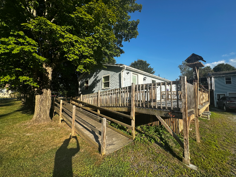 686 S Windsor St - Photo 3 of 18