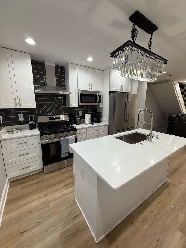 2317 Barclay St - Photo 3 of 13