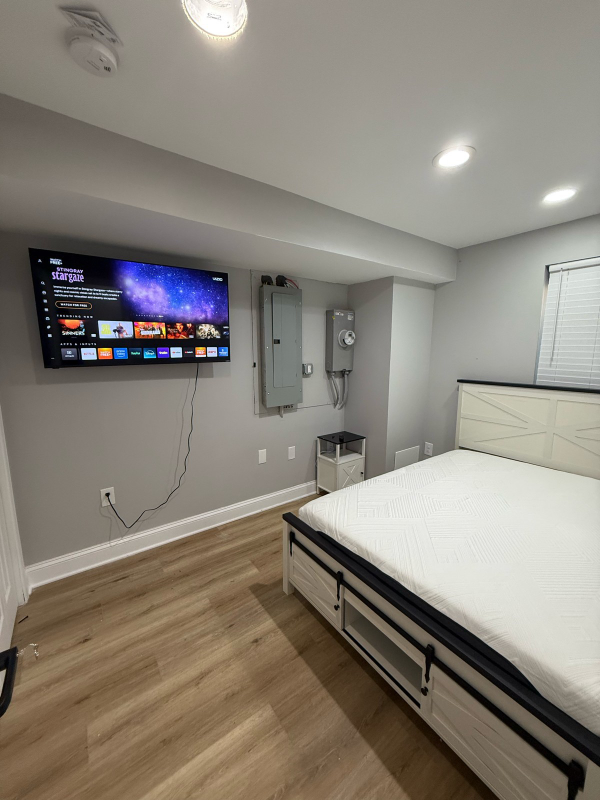 2317 Barclay St - Photo 7 of 13