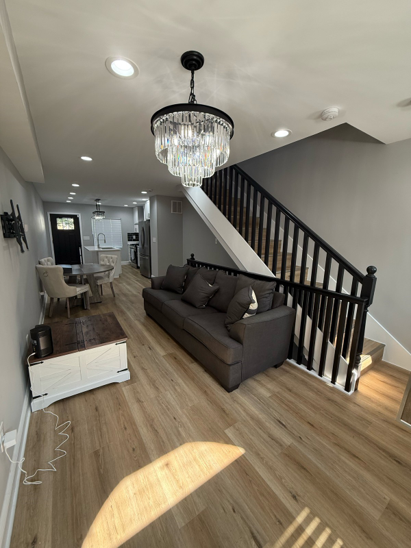 2317 Barclay St - Photo 2 of 13