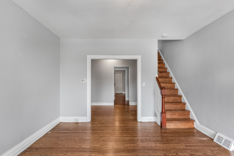 1030 N Luzerne Ave - Photo 3 of 14