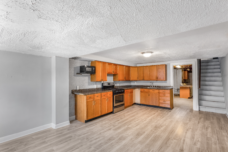 1030 N Luzerne Ave - Photo 4 of 14