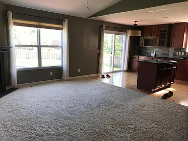 19005 Olive St - Photo 5 of 11