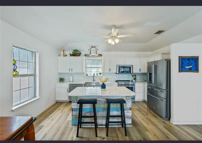 4030 Walker Dr - Photo 3 of 9