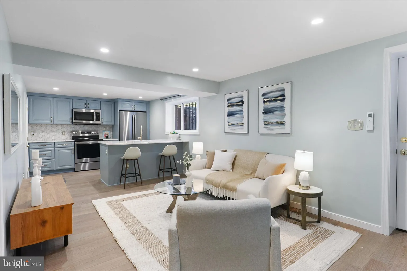 1401 S Greenbrier St #2 - Photo 3 of 9