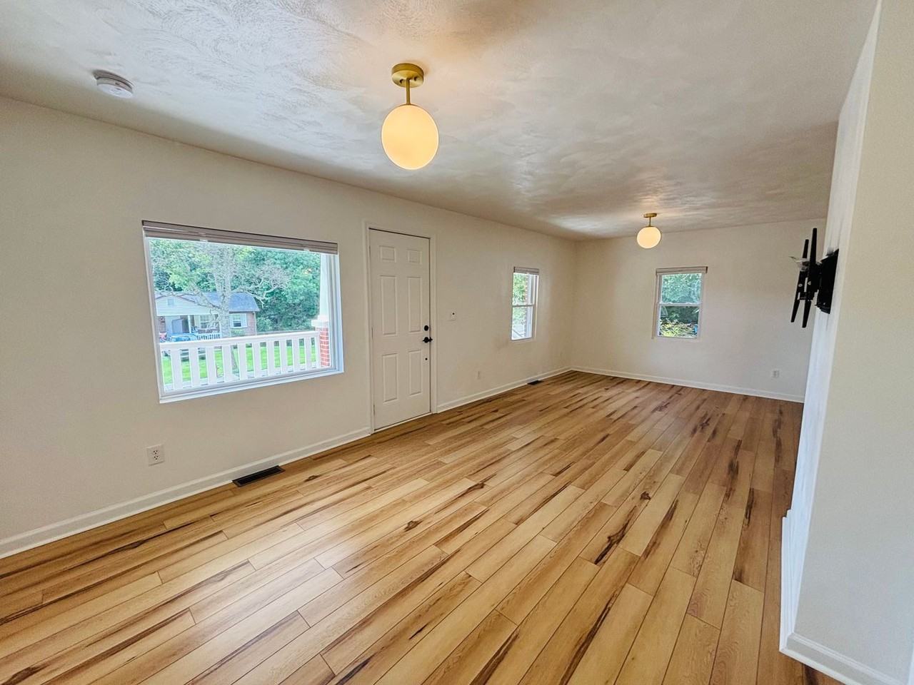 307 Ellett Rd #A - Photo 5 of 23