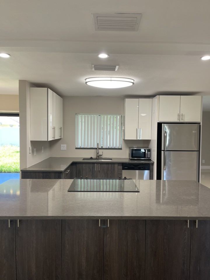 210 Oregon Lane - Photo 2 of 19