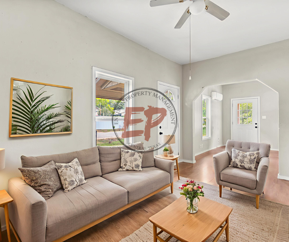 718 E Liberty St #NA - Photo 3 of 12