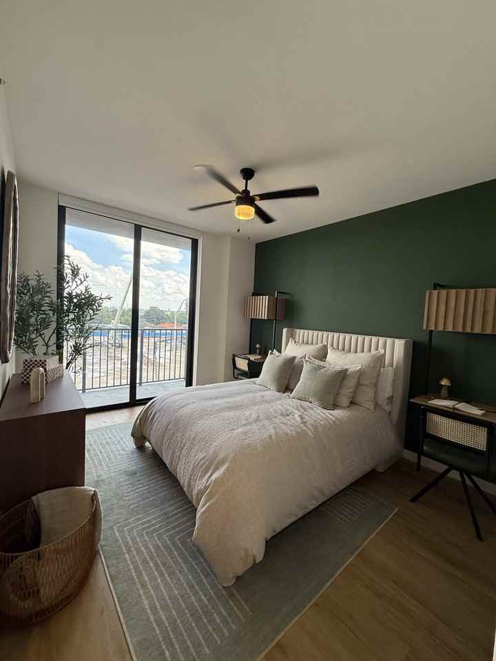 E 37th St #1-301 - Photo 3 of 8