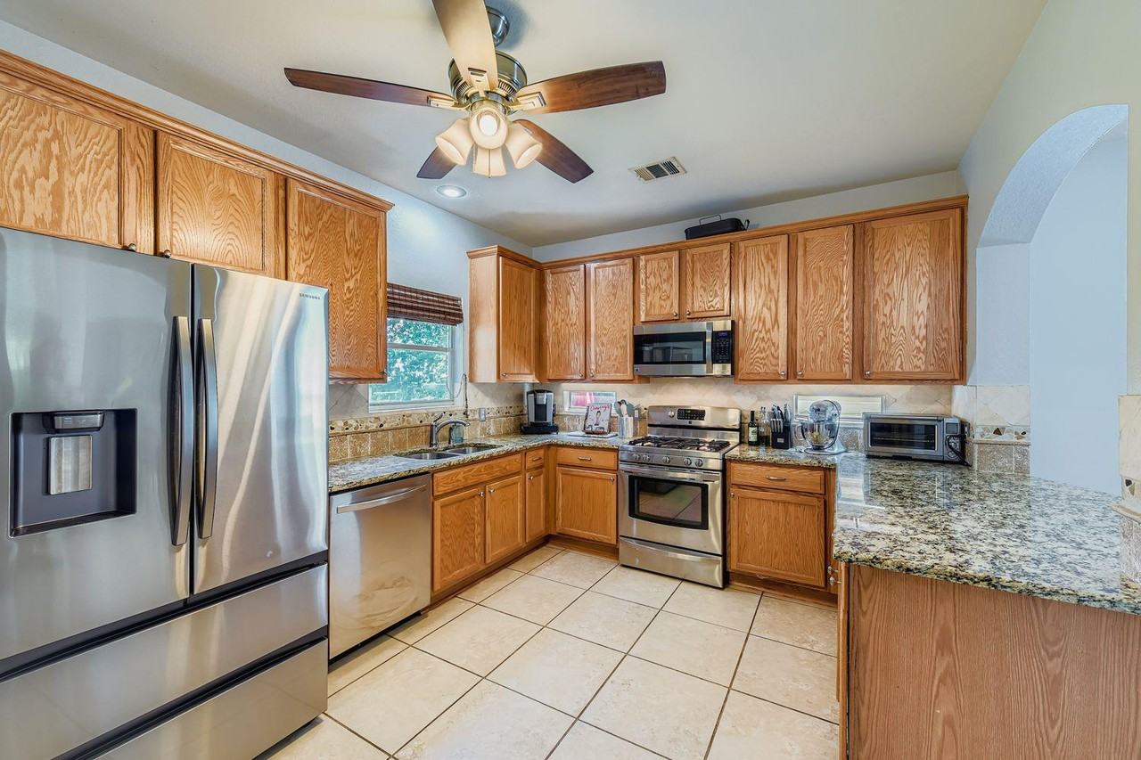 2110 Keepsake Dr #NA - Photo 6 of 10