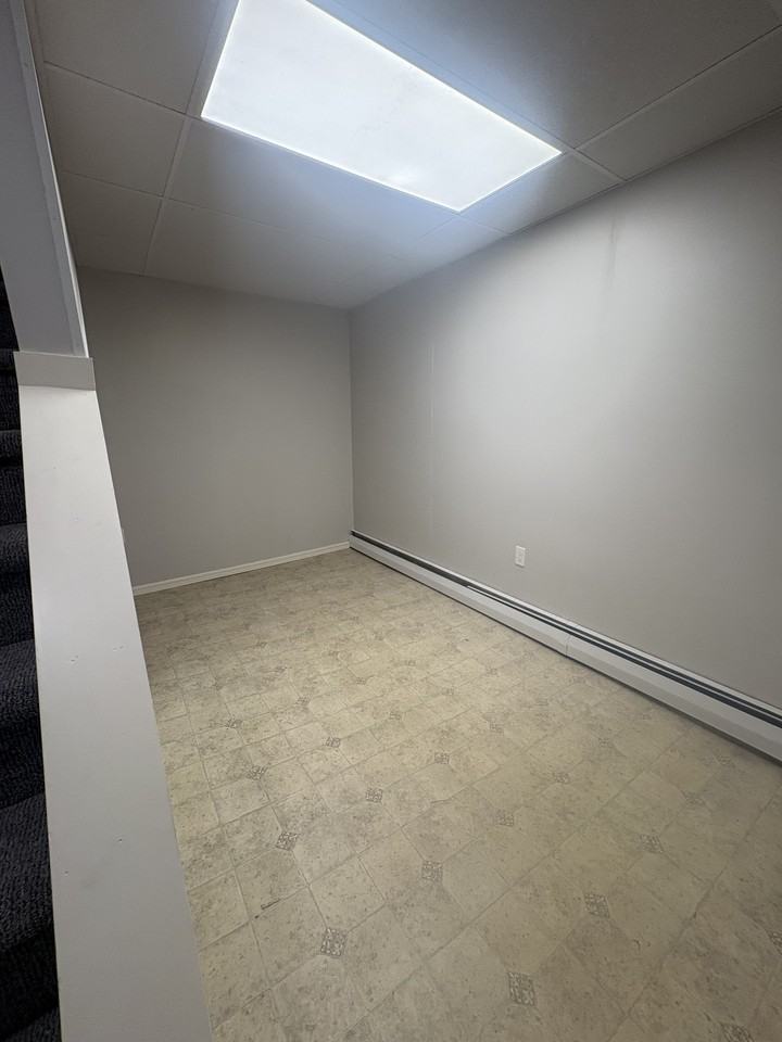 45 Walnut St - Photo 3 of 9