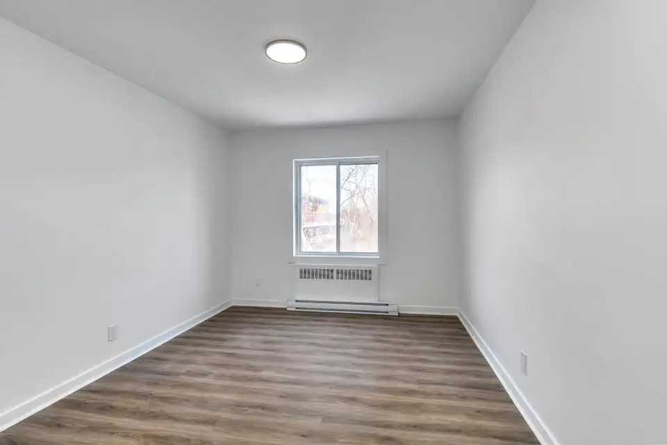 101 Avenue Ashgrove - Photo 3 of 4